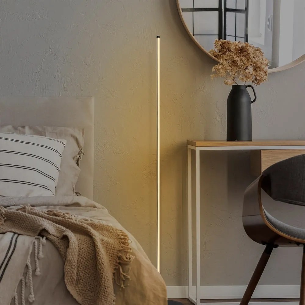 Черна LED подова лампа (височина 153 cm) Sword – Opviq lights