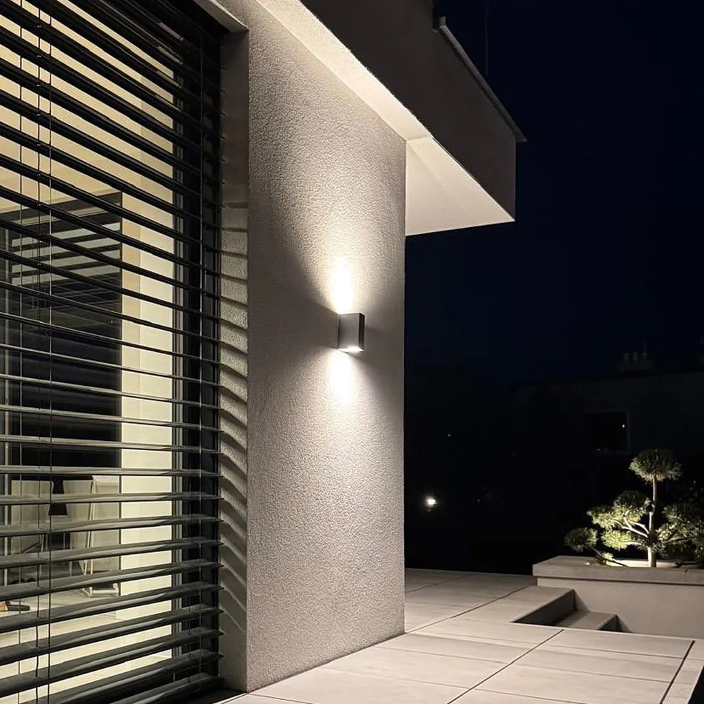 Стенен аплик черен 2-светлина IP44 с датчик за здрач - Baleno II