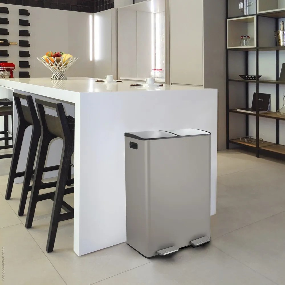 Кафяво-сиво стоманено кошче за боклук 2x30 l за рециклиране с педал Aliya – Spirella