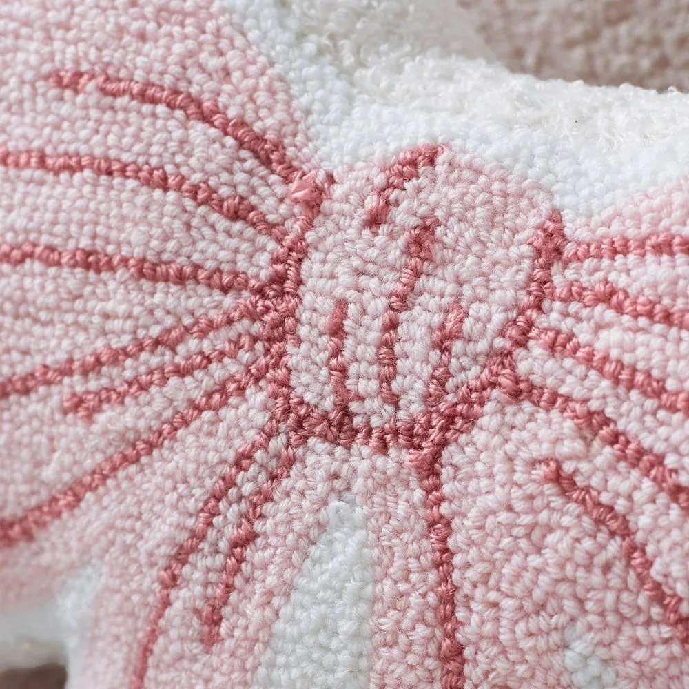 Декоративна възглавница от букле 43x45 cm Bow – Catherine Lansfield