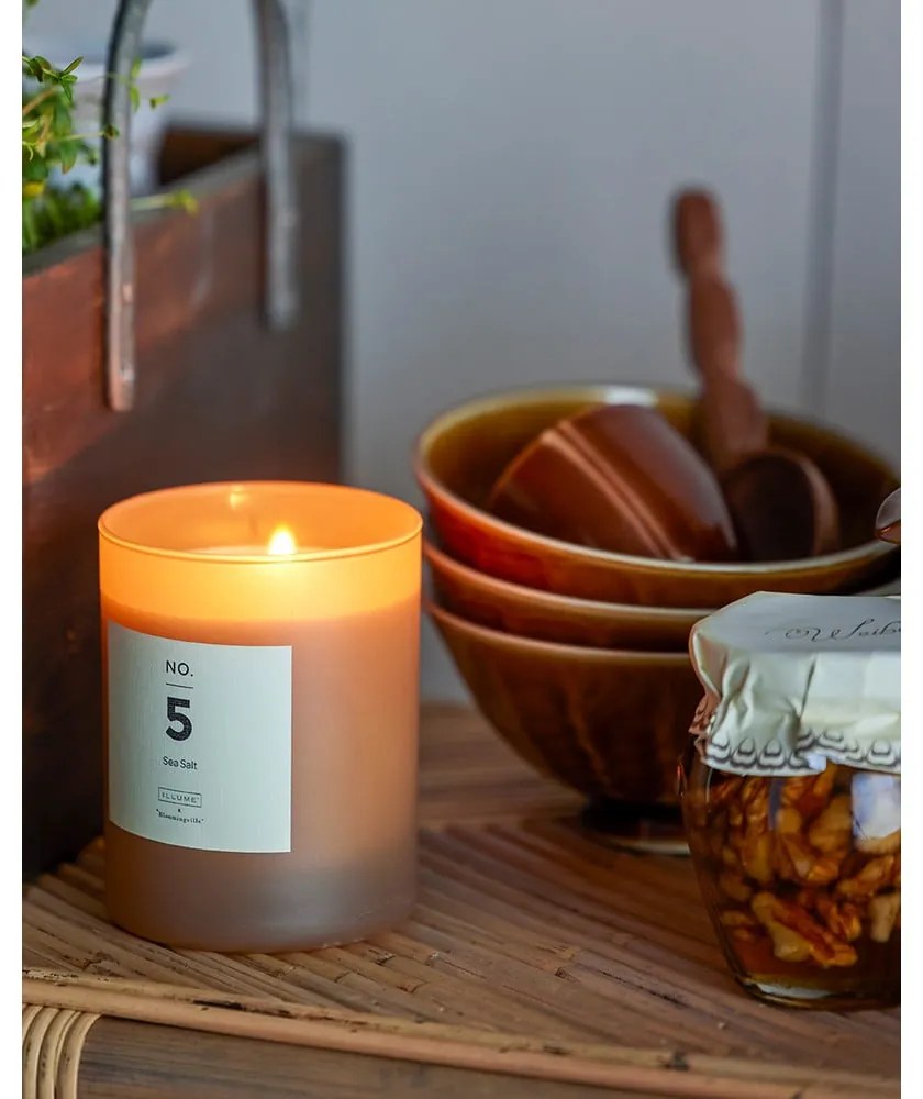 Ароматна свещ с време на горене 50 h No. 5 Sea Salt – ILLUME x Bloomingville