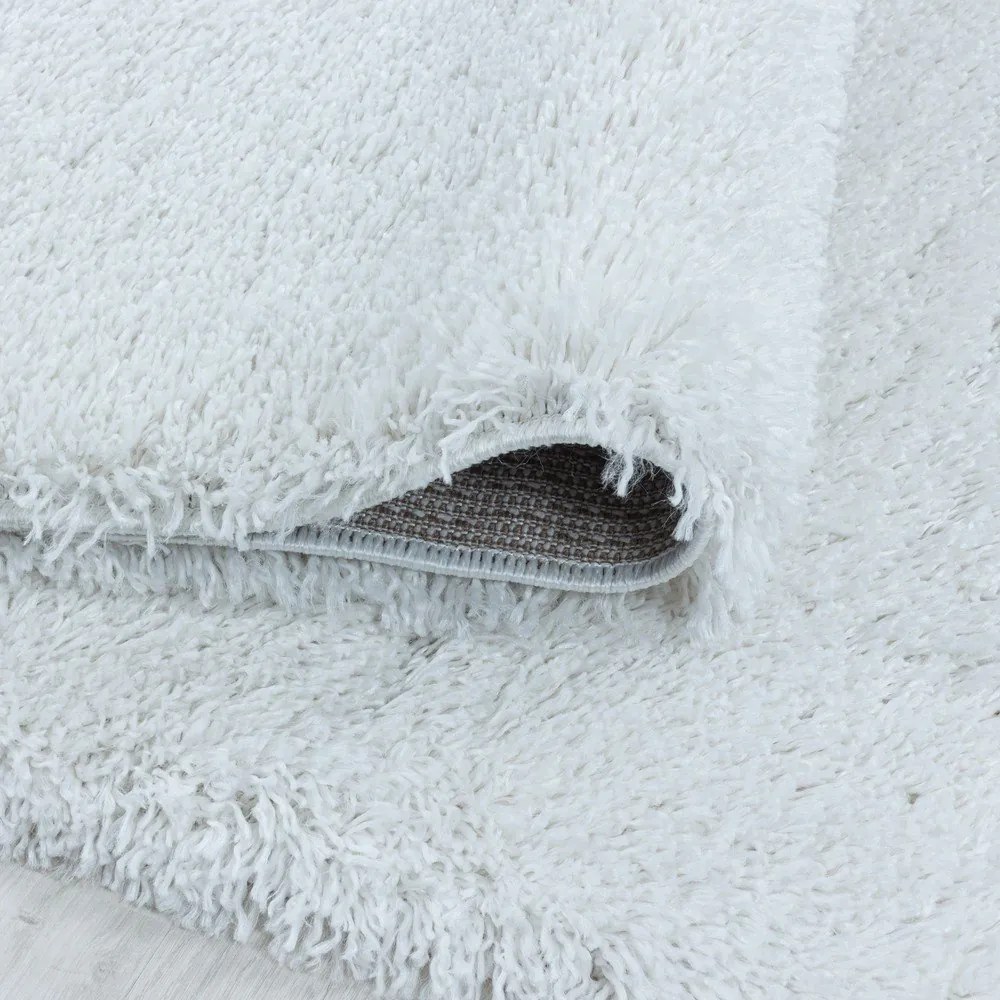 Бял кръгъл килим ø 160 cm Fluffy – Ayyildiz Carpets
