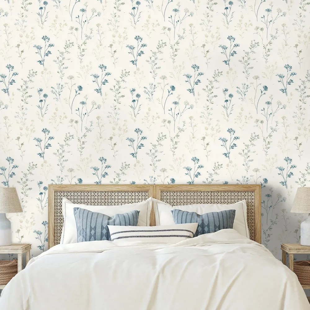 Самозалепващ фототапет – Нежни сини цветчета на бежово