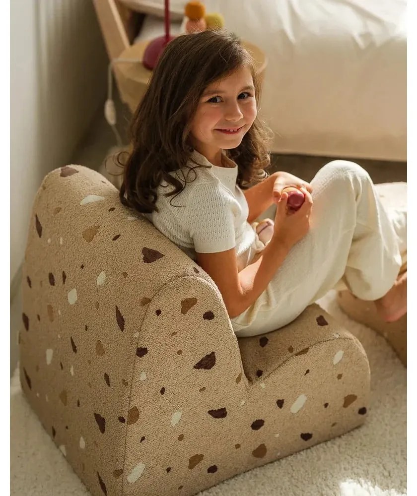 Светлокафяв детски стол от букле и шенил Terrazzo Cloud – Wigiwama