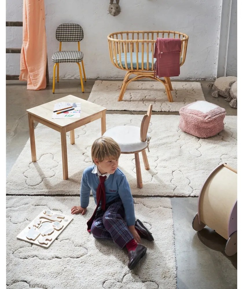 Кремав ръчно изработен памучен детски килим подходящ за пране 90x130 cm Clouds – Lorena Canals
