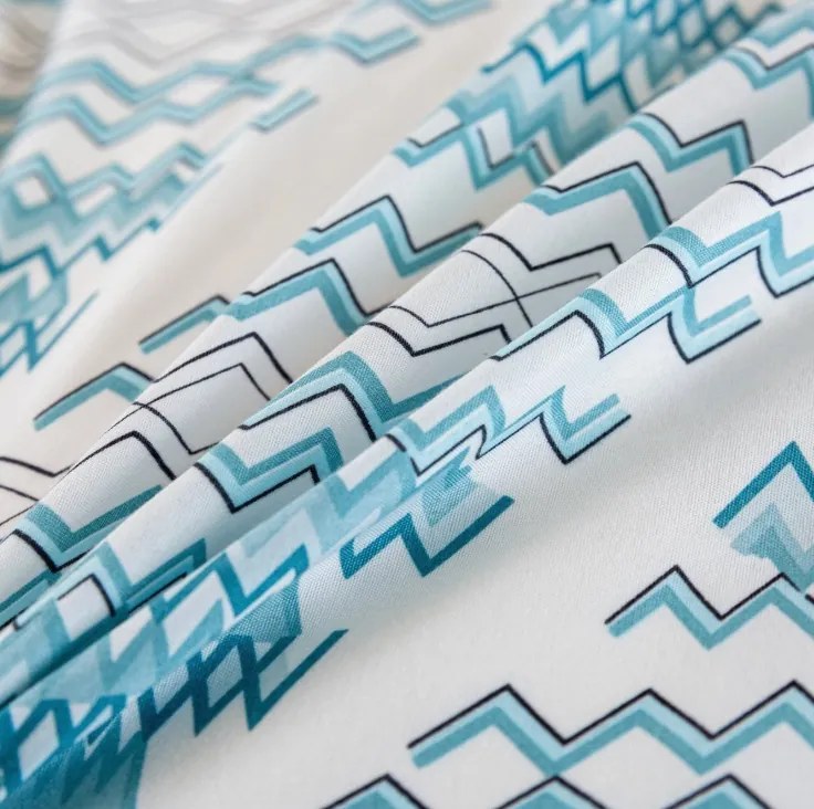 Бяло спално бельо от синтетичен памук с бохо шарка в тюркоазено-сини тонове Ширина: 200 см | Дължина: 220 см