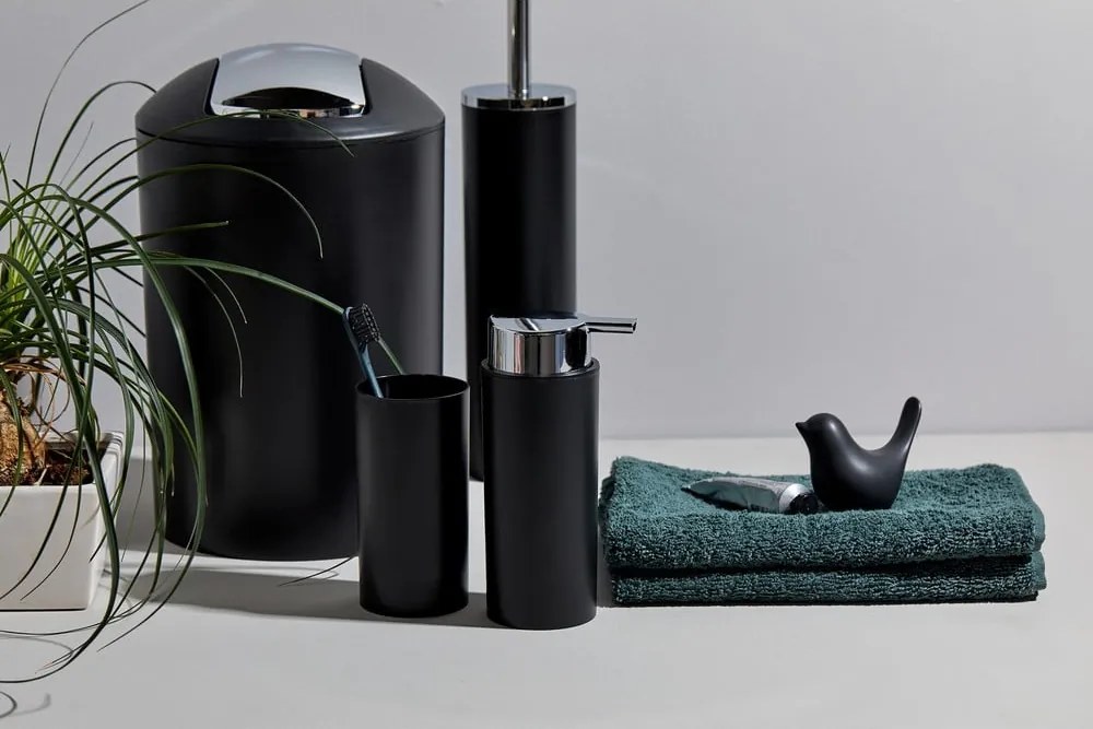 Черен пластмасов комплект аксесоари за баня Calvo – Wenko