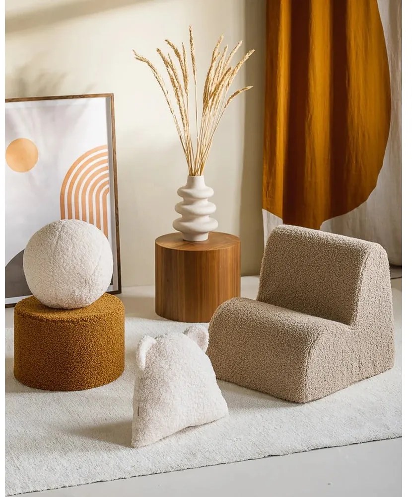 Кремава детска възглавница за диван от букле Bear – Wigiwama