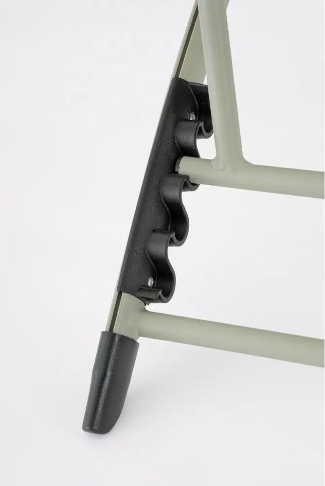 Светлозелен позициониране/сгъваем градински шезлонг метален Taylor – Bizzotto