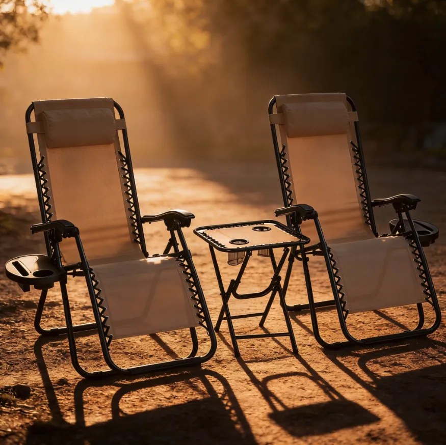 Комплект от 2 градински стола с маса - бежов