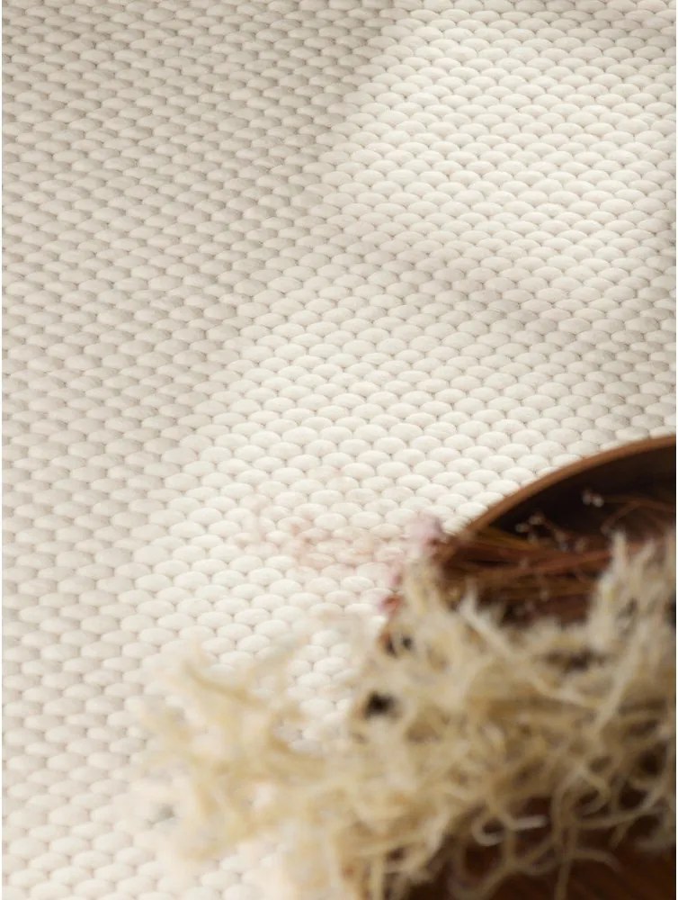 Кремав ръчно изработен вълнен килим 140x200 cm Lyon Beans – Elle Decoration