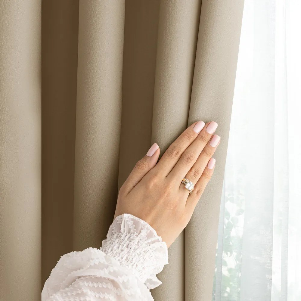 Бежово затъмняващо перде 140x250 cm Carli Tie – Restilo