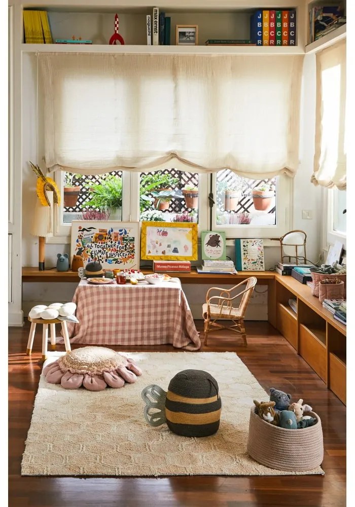 Ръчно изработен памучен килим подходящ за пране в цвят жълта охра 140x200 cm Sweet Honey – Lorena Canals