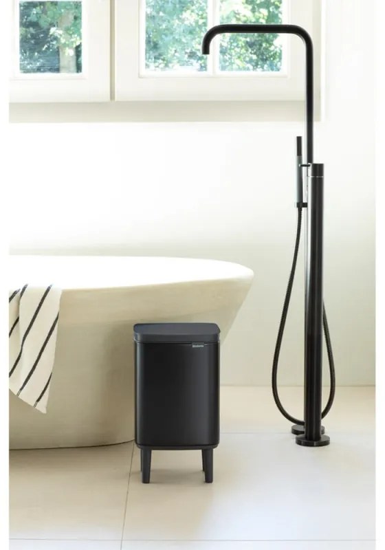 Кош за боклук Brabantia Bo Small Hi 1006645, 7 л, Повдигнат, Плавно и безшумно отваряне, Противоплъзгаща основа, Черен