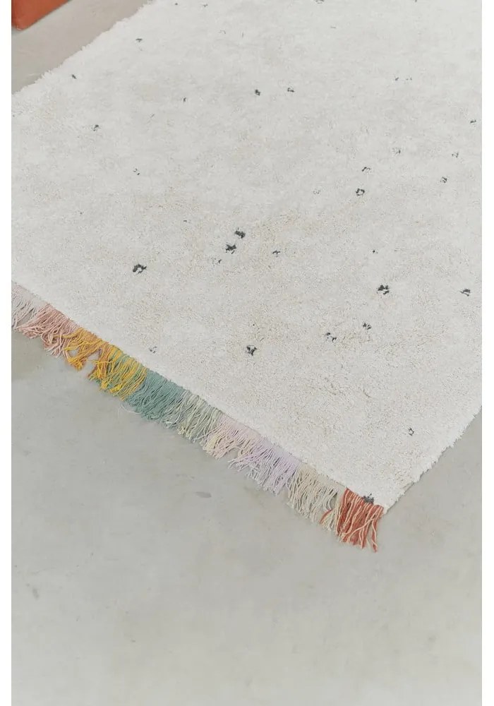 Кремав ръчно изработен памучен детски килим подходящ за пране 120x160 cm Stardust – Lorena Canals