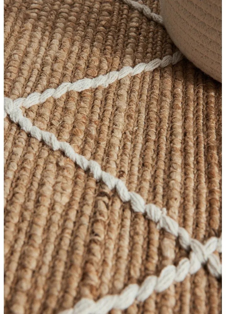 Ръчно изработен ютен килим в естествен цвят 200x300 cm Kunu – Hanse Home