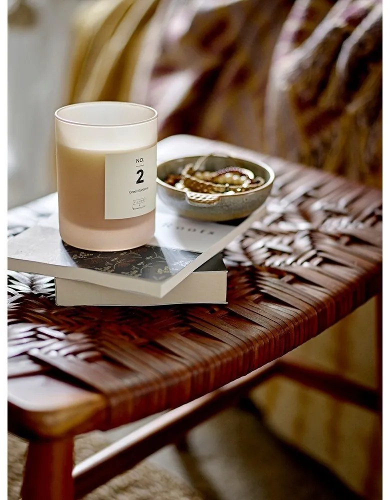 Ароматната свещ с време на горене 50 h No. 2 Green Gardenia - ILLUME x Bloomingville