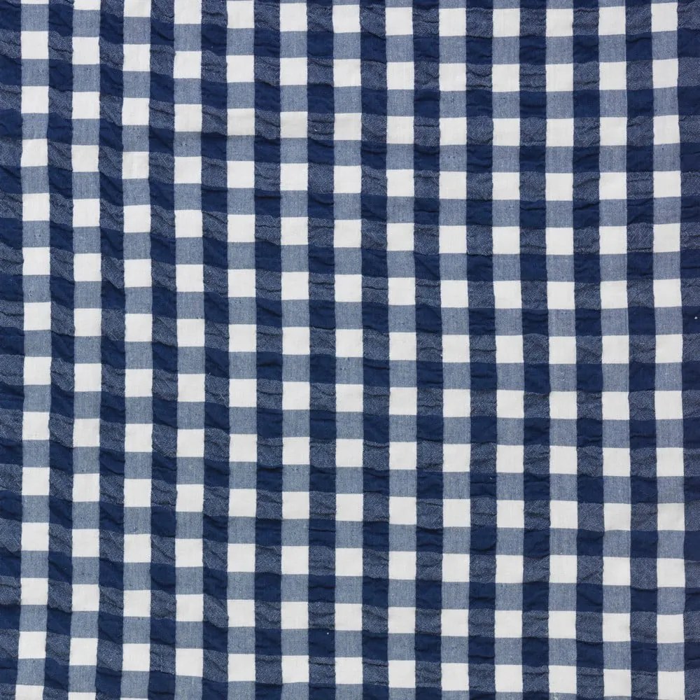 Бяло и тъмносиньо крепирано спално бельо за единично легло 140x200 cm Bæk&amp;Bølge - JUNA