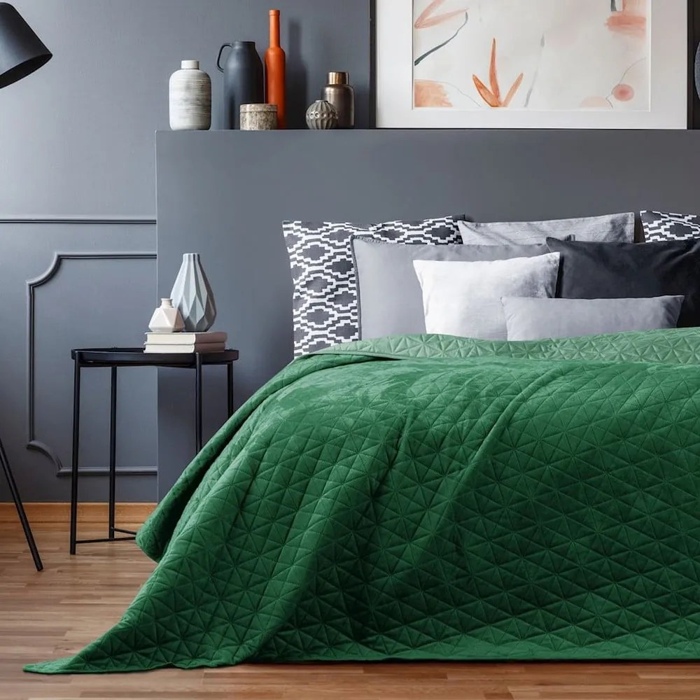 Зелено капитонирано покривало за легло 220x240 cm Laila – AmeliaHome