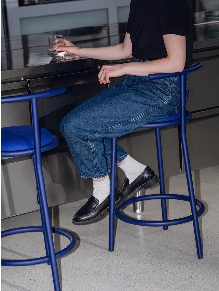 Син метален бар стол (височина на седалката 68 cm) Hogo – noo.ma