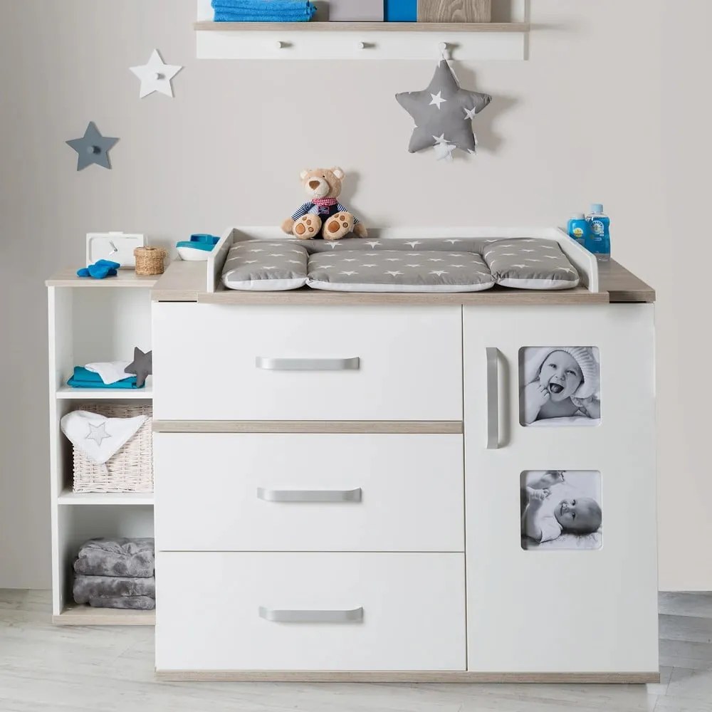 Бял нисък скрин в декор от бряст с масичка за преповиване 117x102 cm Moritz - Roba