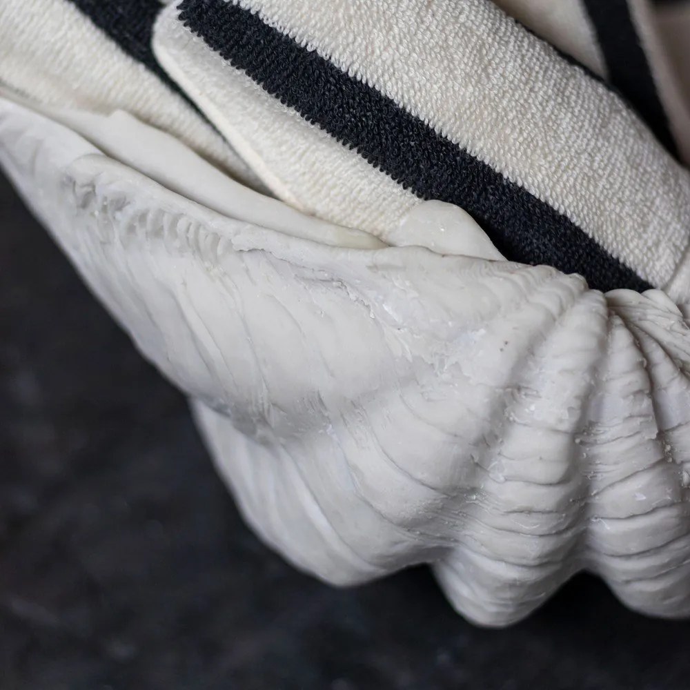 Декоративна купа от полиресин 33x27 cm Shell – Mette Ditmer Denmark