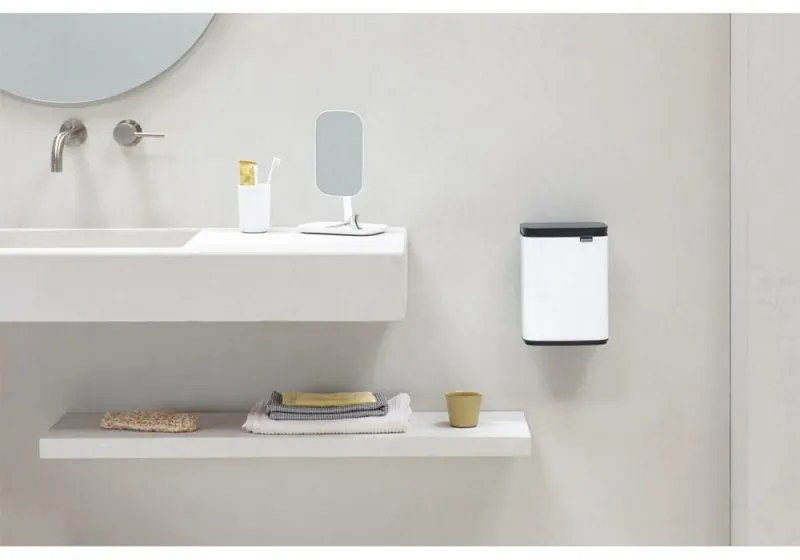Кош за боклук Brabantia Bo Small 1006621, 4 л, Плавно и безшумно отваряне, Противоплъзгаща основа, Бял