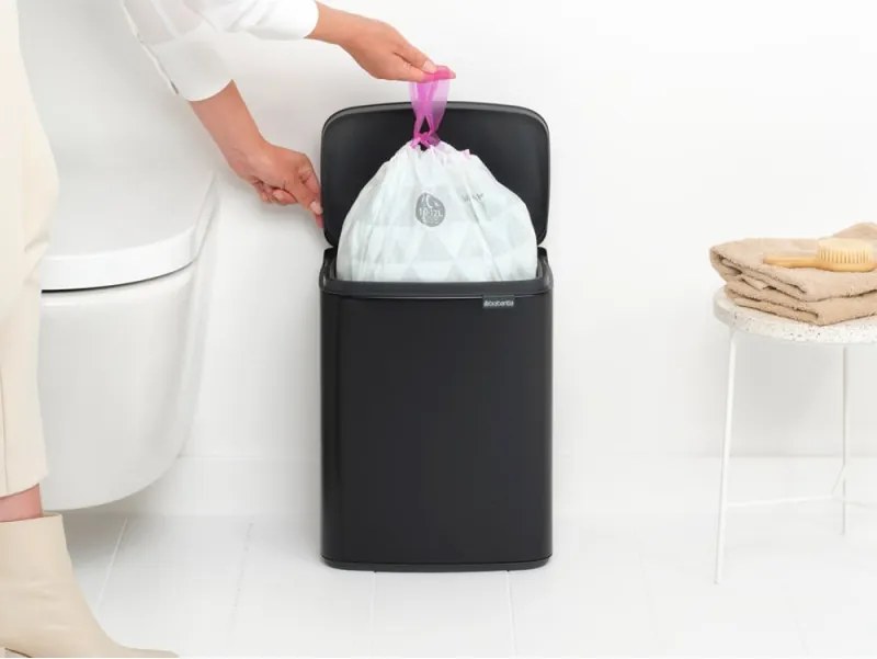 Кош за боклук Brabantia Bo Small 1006635, 12 л, Безшумно и плавно отваряне, Противоплъзгаща основа, Черен