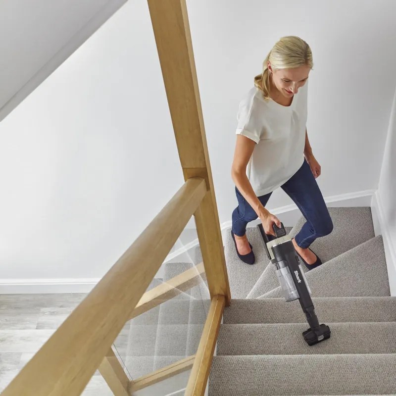 Вертикална прахосмукачка Shark Stratos True Pet Flexology IZ400EUT, 309W, 0.7L, Автономия 60 мин, Clean Sense IQ, Pet Pro, LED, Powerfins, Тъмносив/шампанско