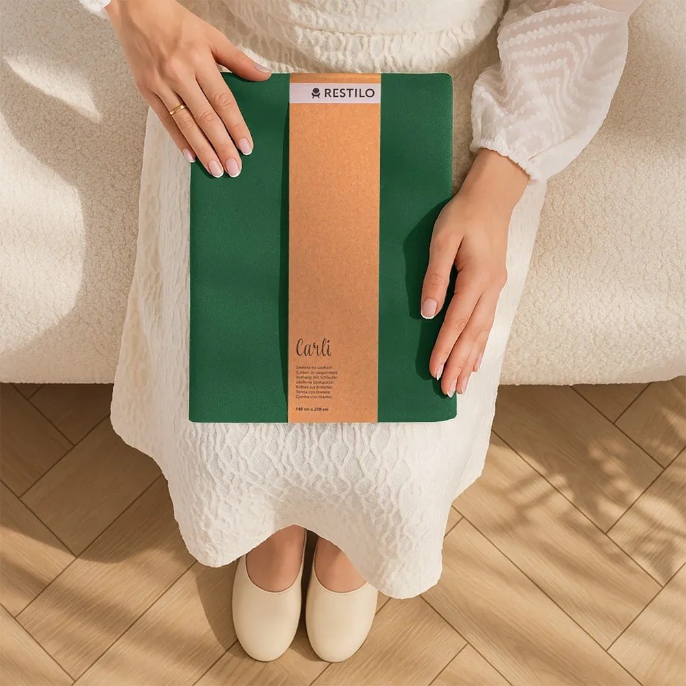 Тъмнозелено затъмняващо перде 140x250 cm Carli – Restilo