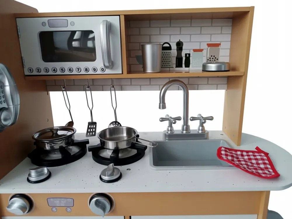 Детска дървена кухня с аксесоари и LED осветление