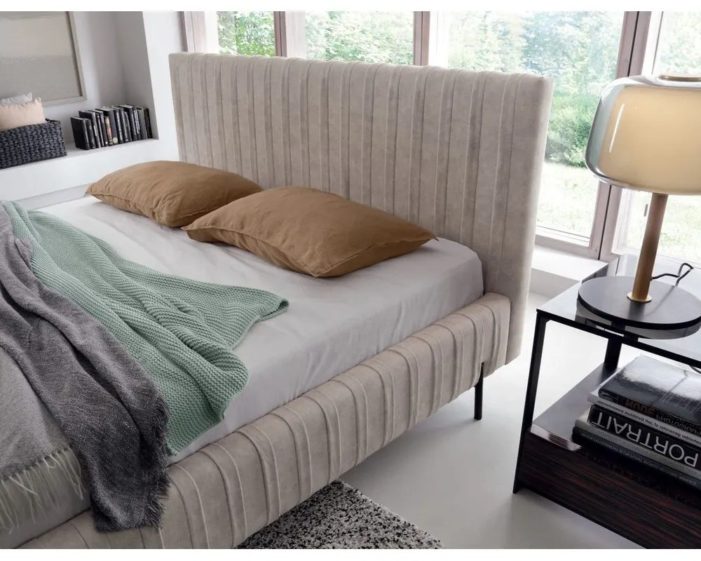 Бежово тапицирано двойно легло с място за съхранение и включена подматрачна рамка 140x200 cm Plissa – ELTAP