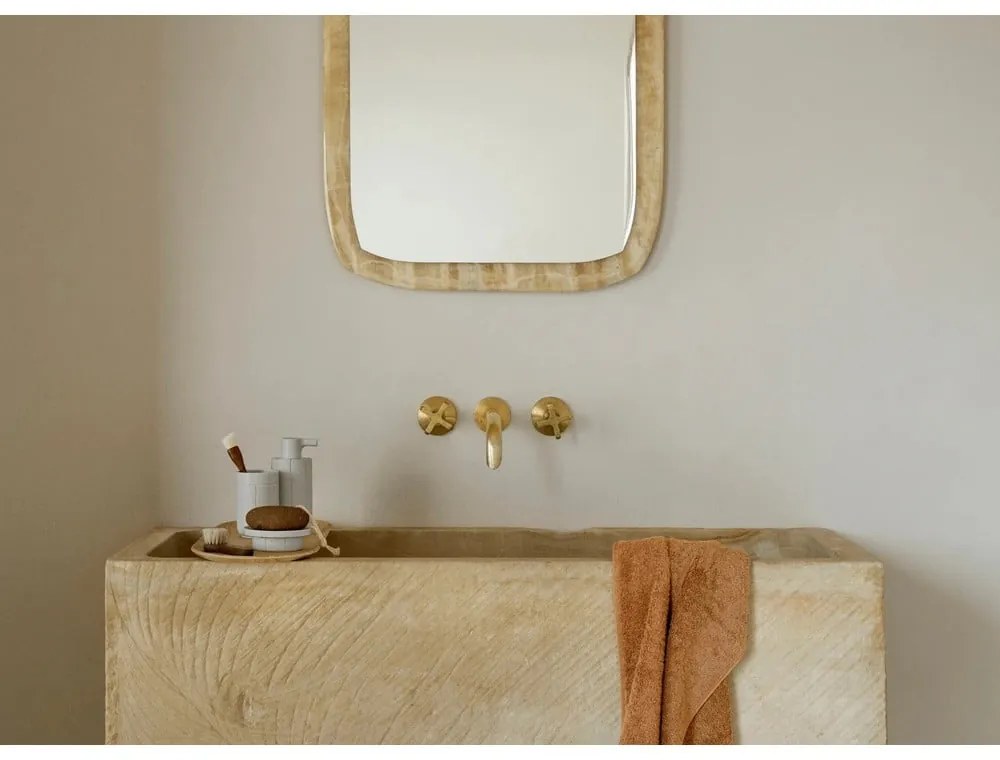 Кремава сапунерка от полиресин Kua – Blomus