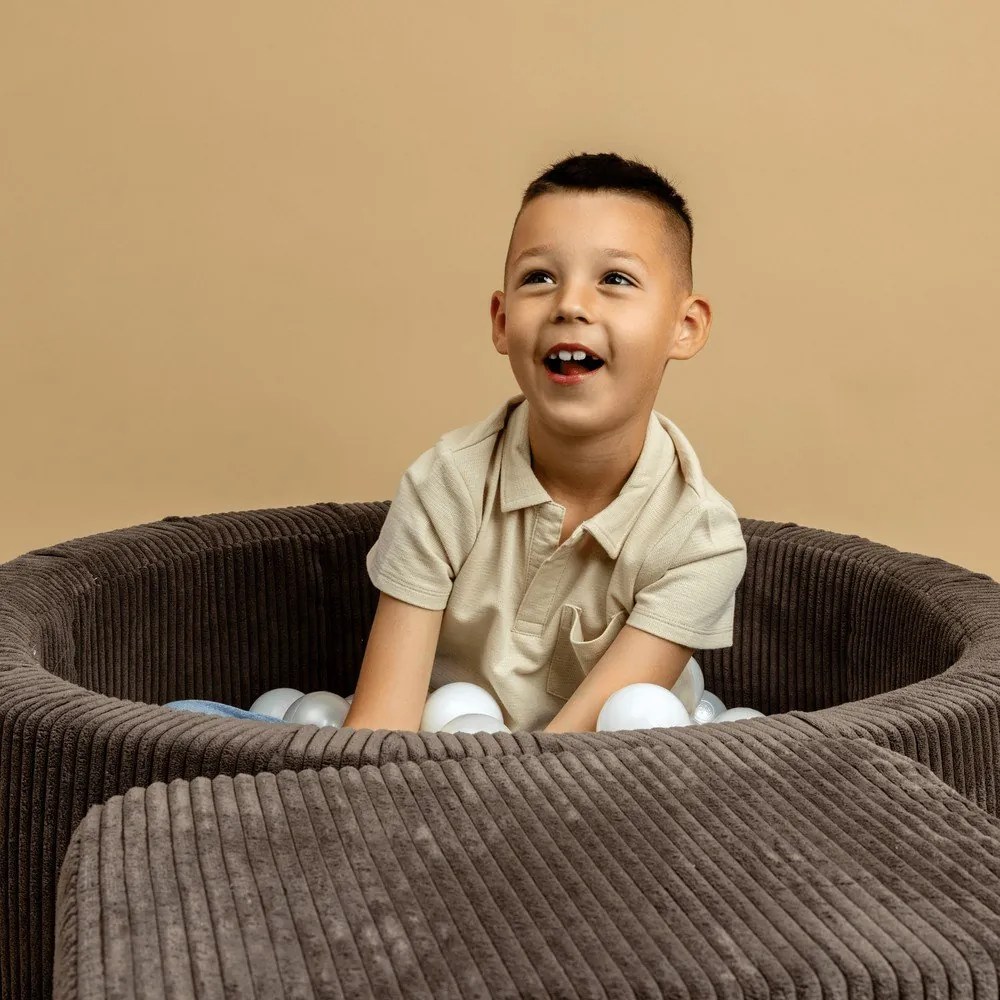 Кремав велурен басейн с топки ø 90x30 cm Montessori – Meowbaby