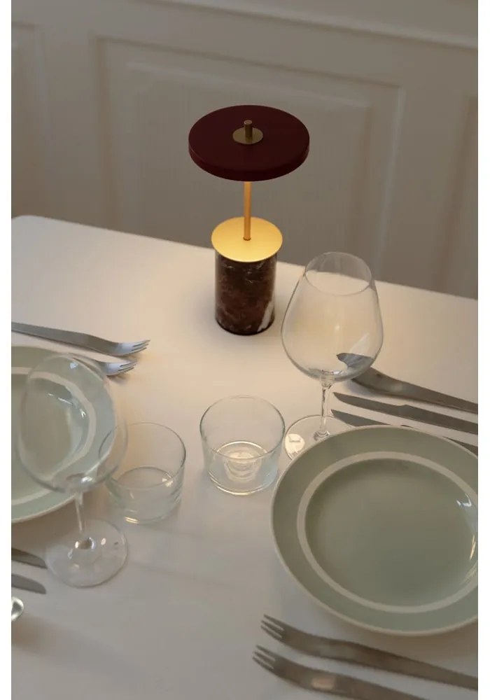 Червена мраморна LED затъмняваща се настолна лампа с метален абажур (височина 25,5 cm) Asteria Move Mini – UMAGE