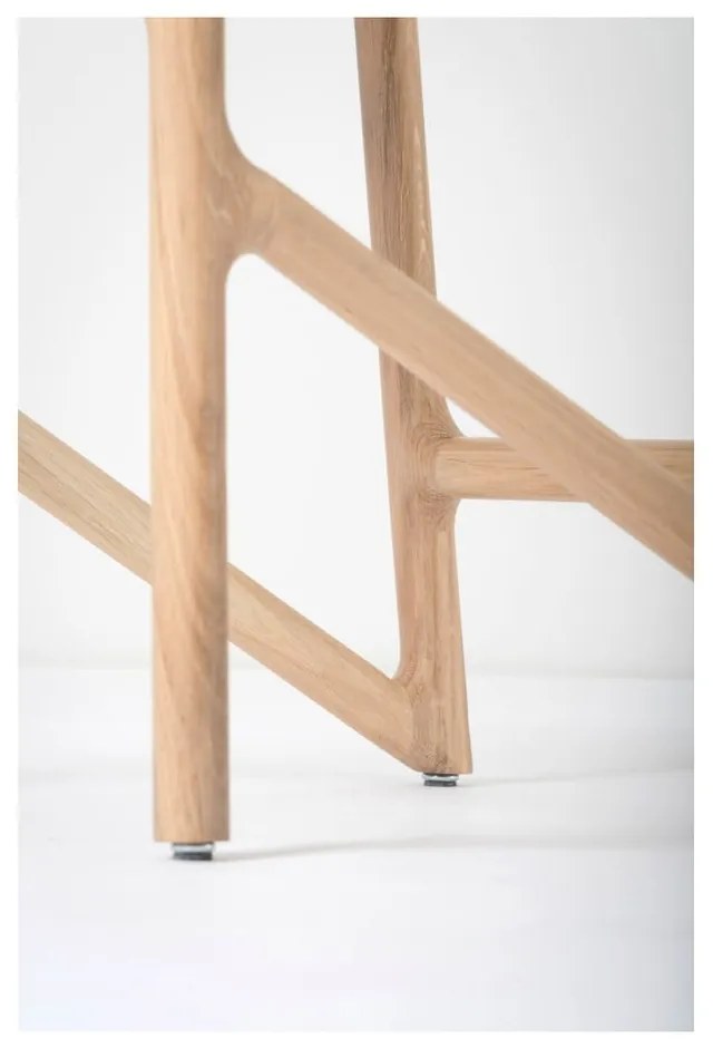 Трапезен стол от масивна дъбова дървесина с бяла седалка Fawn - Gazzda