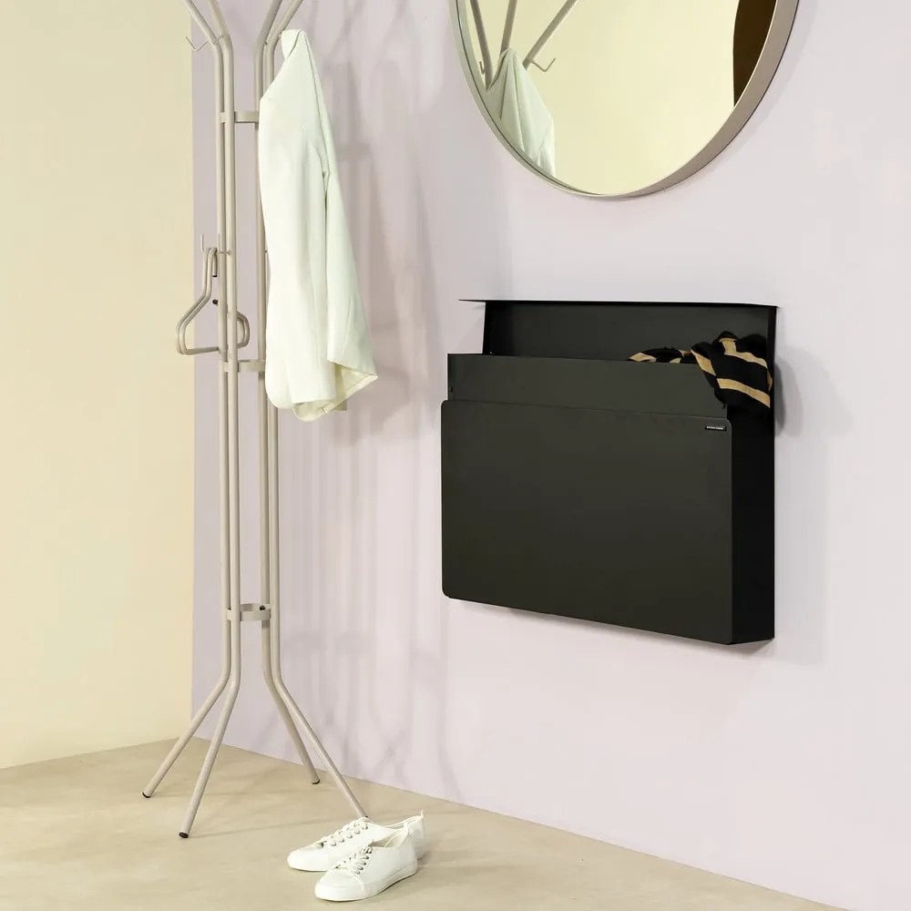 Черна метална накланяща се/висяща стойка за обувки 78x48x13 cm Luigi – Spinder Design