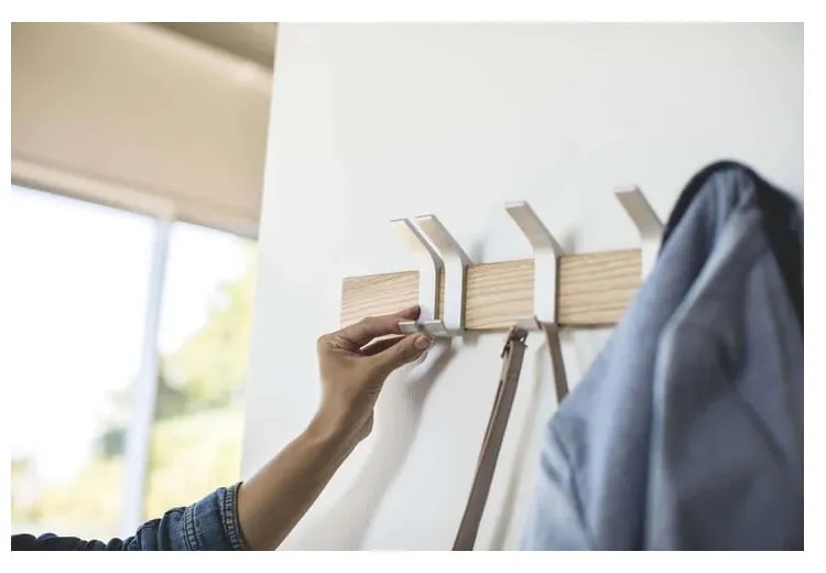 Матово сребро/естествена стенна закачалка от масивен ясен Rin – YAMAZAKI