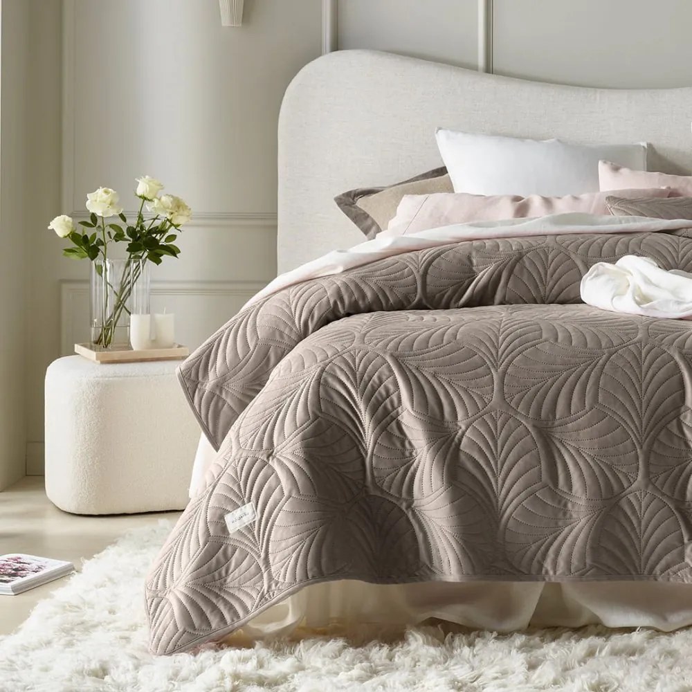 Кафява велурена покривка за легло Feel 220 x 240 cm