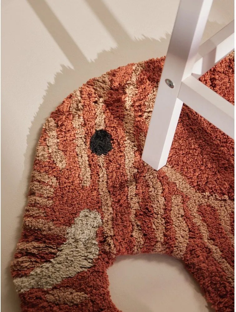 Теракотен памучен детски килим подходящ за пране/ръчно изработен 75x120 cm Snuggle Elodie – Hanse Home