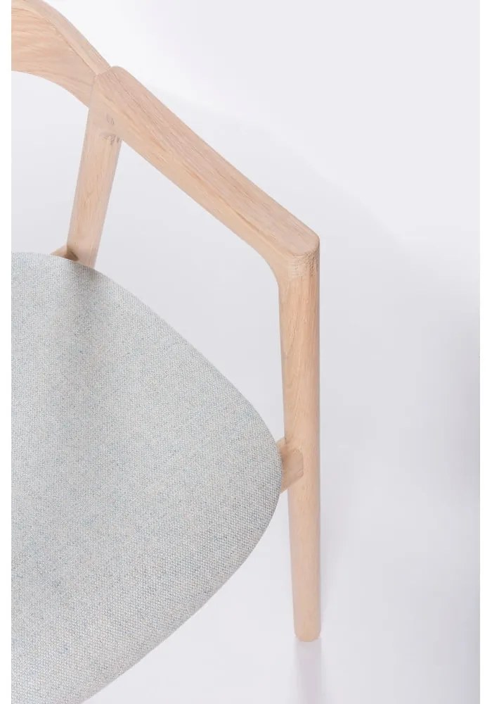 Трапезен стол от масивна дъбова дървесина със синьо-сива седалка Muna - Gazzda