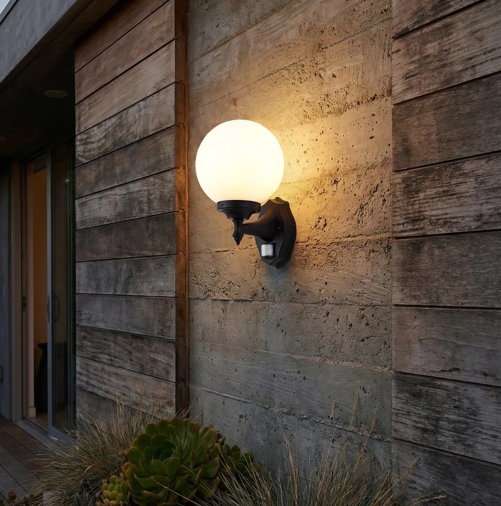 Класическа външна стенна лампа черна с опалово стъкло IP44 със сензор за движение - Champs