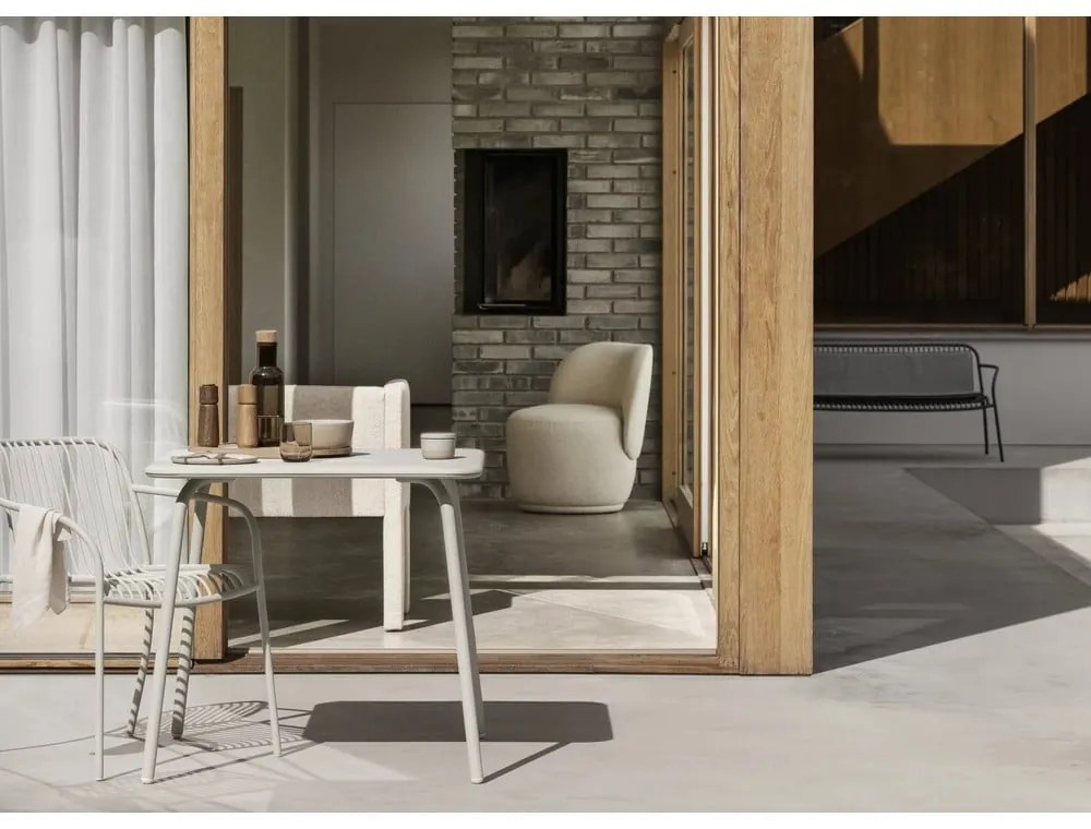 Бежова пейка от прежда с примки от букле Sitta – Blomus