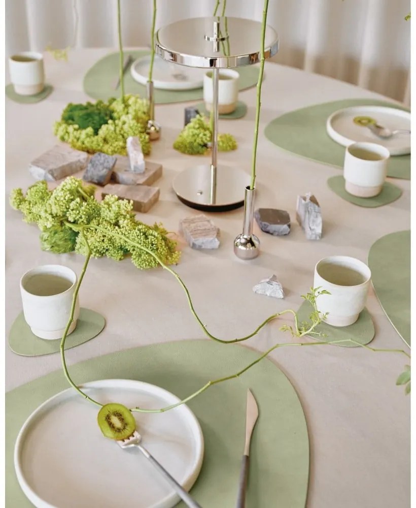 Подложка за хранене от еко кожа 37x44 cm Curve L Nupo – LIND DNA