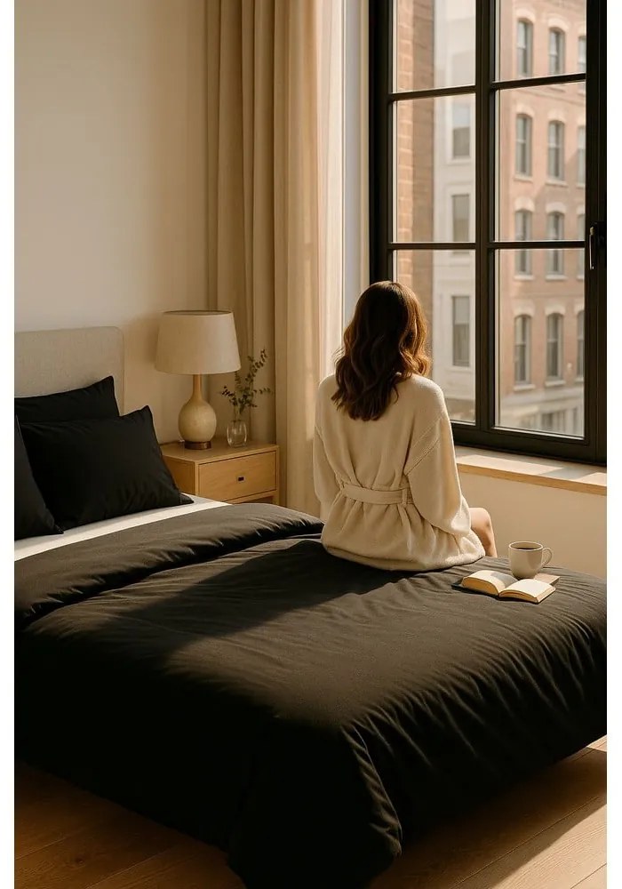 Черно двойно удължено спално бельо с включен долен чаршаф 4 части 200x220 cm Classic – Mila Home