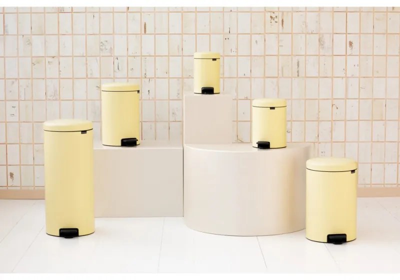Кош за боклук с педал Brabantia NewIcon 1008852, 30 л, Плавно затваряне, Противоплъзгаща основа, Жълт