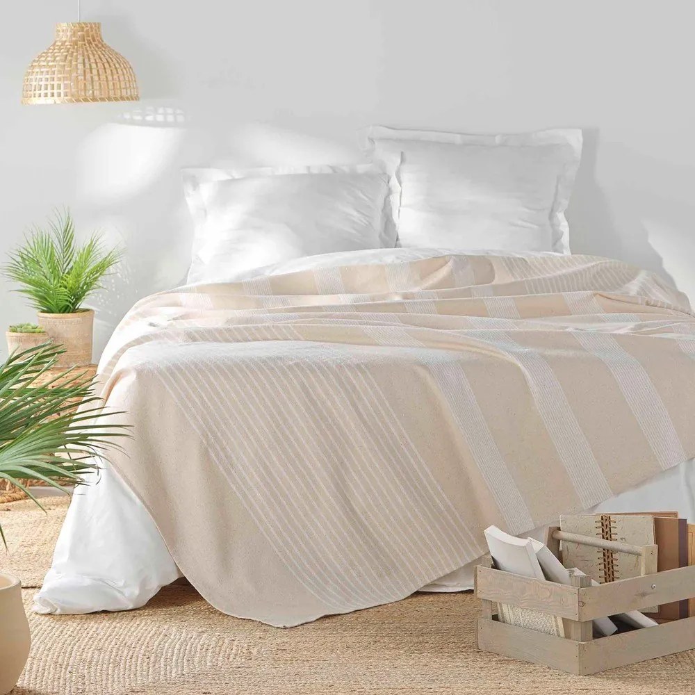 Бежово покривало за легло 220x240 cm Adele – douceur d'intérieur