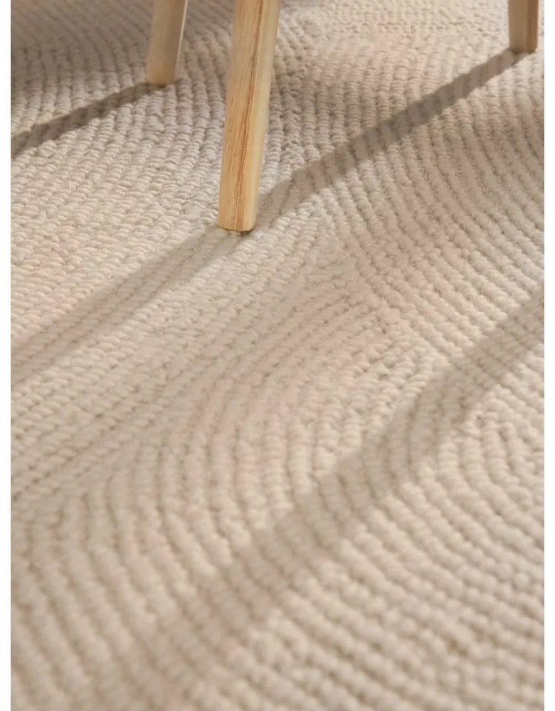 Ръчно изработен вълнен килим в светло естествен цвят 80x150 cm Calmio – Hanse Home