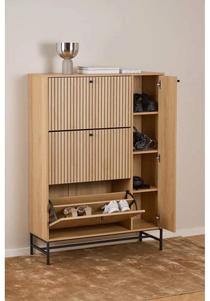 Накланяща се стойка за обувки от дъбов декор в естествен цвят 99x140x35 cm Albany – Actona