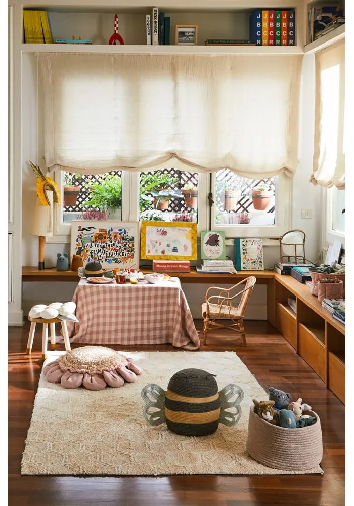 Ръчно изработен памучен килим подходящ за пране в цвят жълта охра 140x200 cm Sweet Honey – Lorena Canals